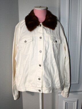 Gap Denim Jacket Womens XXL Ivory Faux Fur Collar Button Front NWT  Brand: Gap